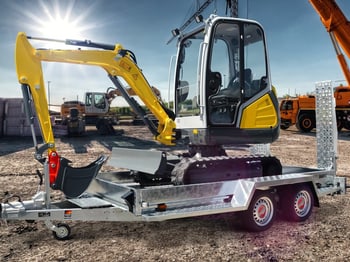 STEMA-Baumaschinentransporter
